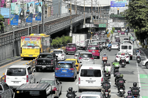 LTO to Motorists: Renew licenses before July 31