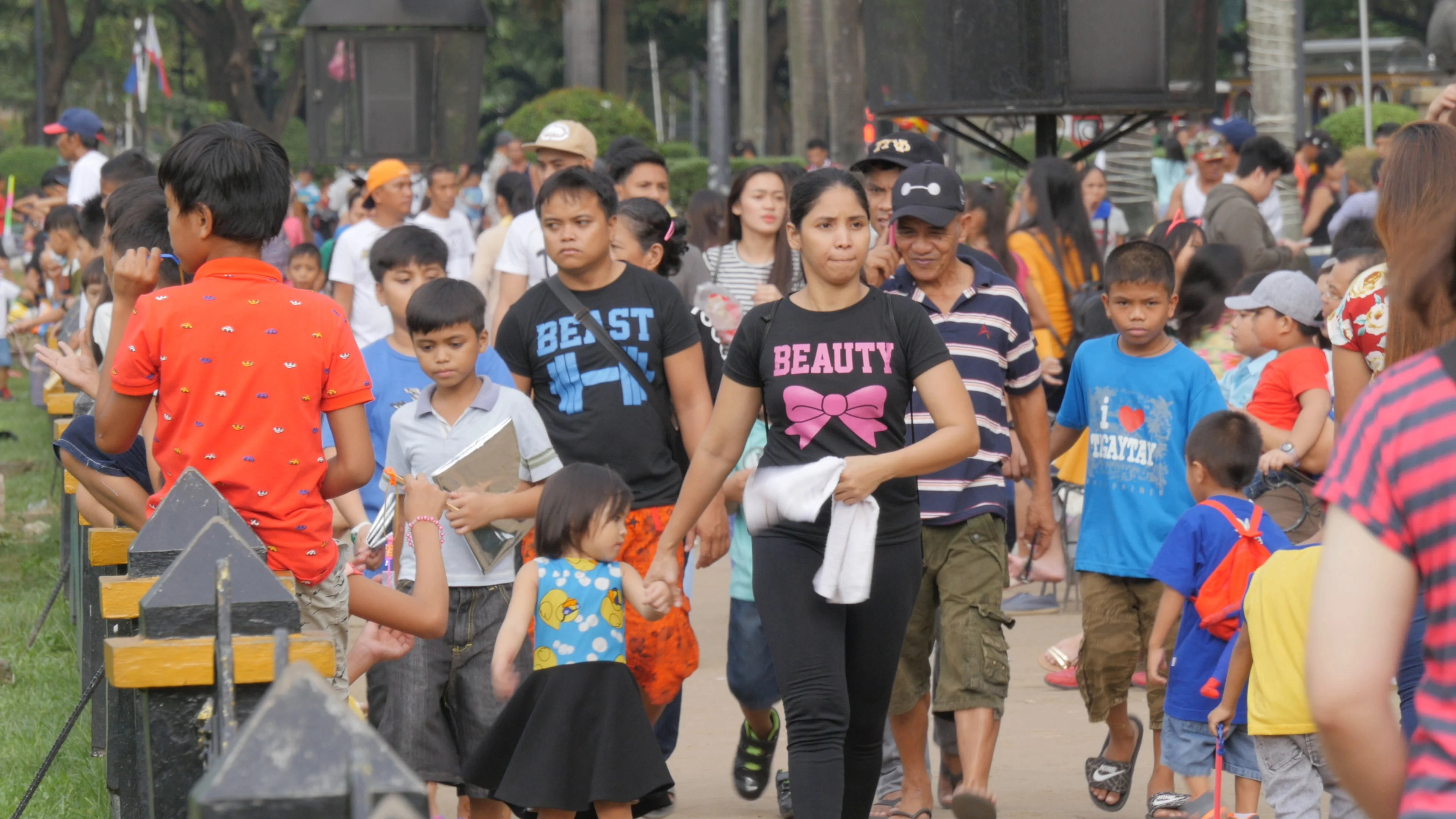 10.3M pamilyang Pilipino, itinuring ang sarili na mahirap — Octa