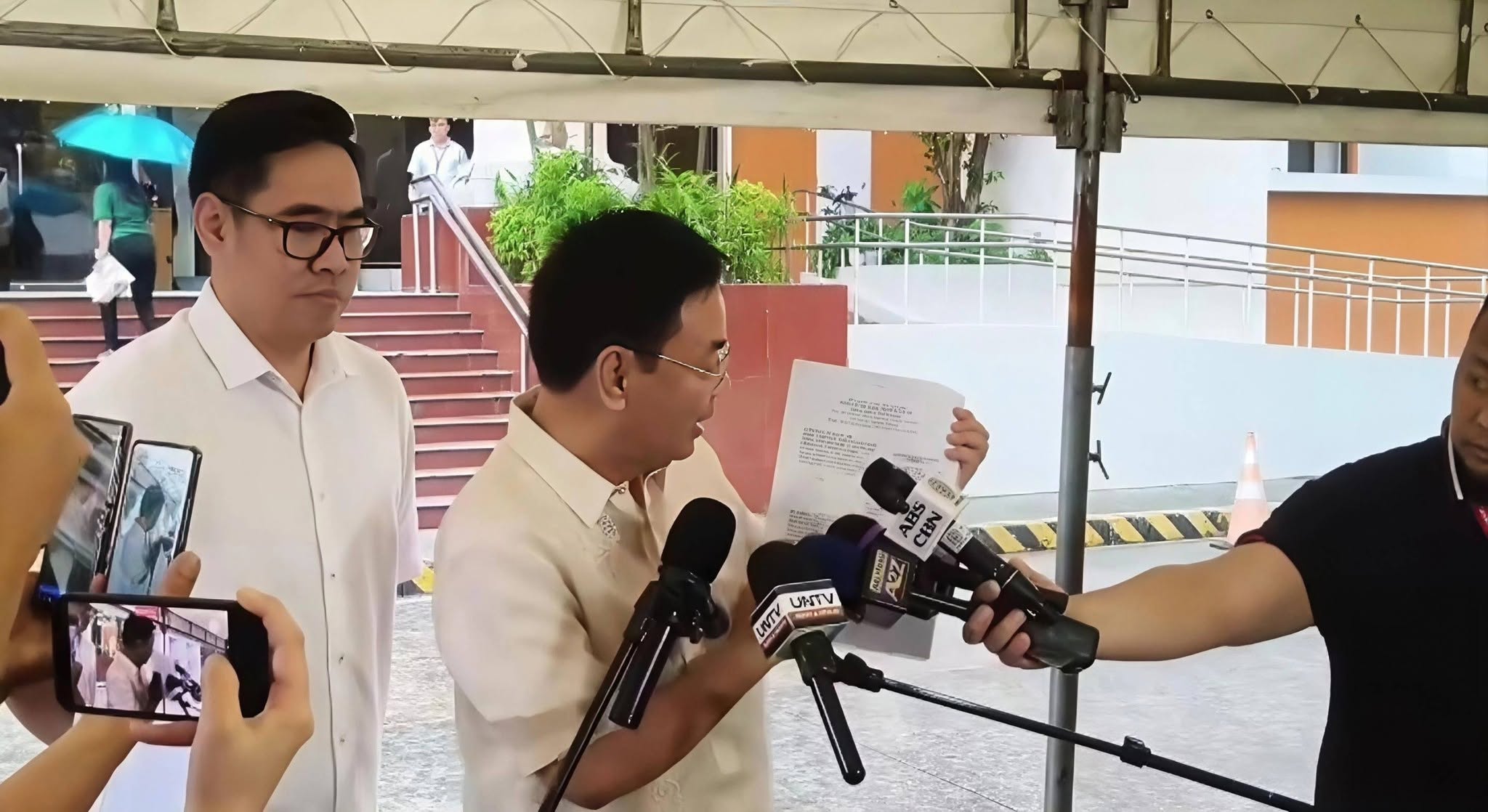 Laguna Gov. Sol Aragones, iba pang opisyal, kinasuhan sa Ombudsman
